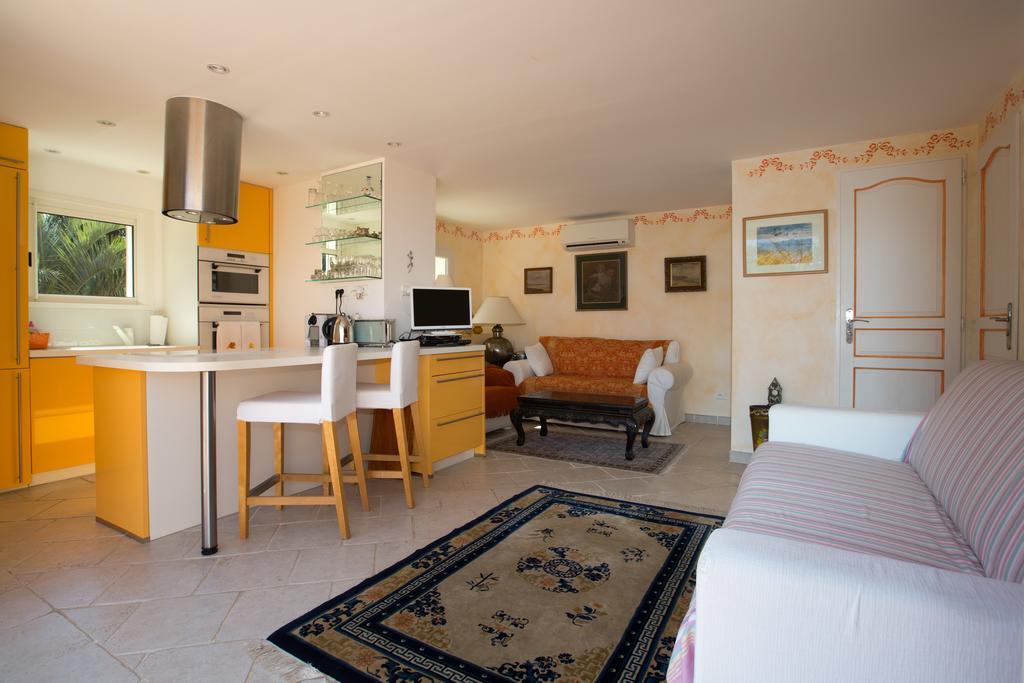 Hotel La Tarentane Grimaud Pokoj fotografie